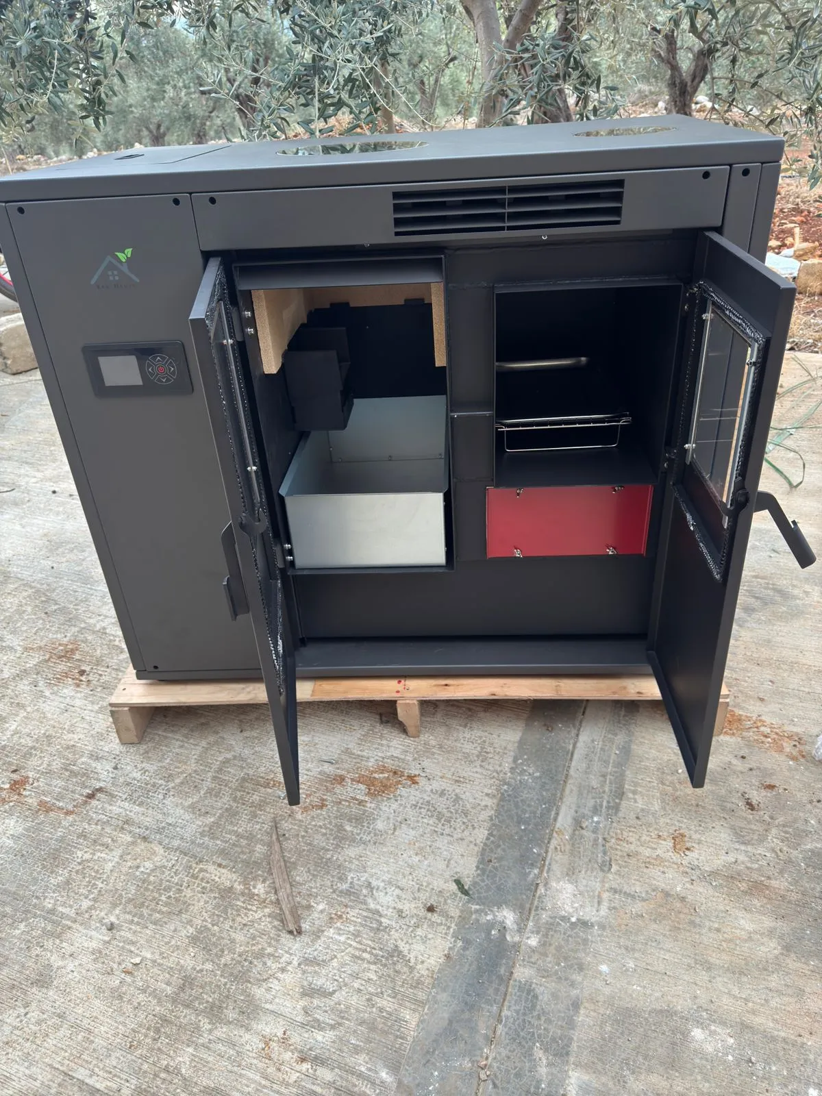 The 12KW with both doors open: oven rack and firebox